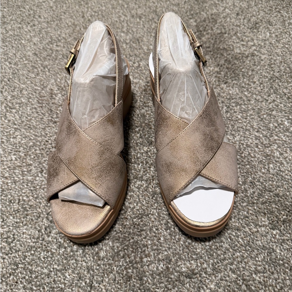 SOUL Naturalizer Beige Wedge Sandals